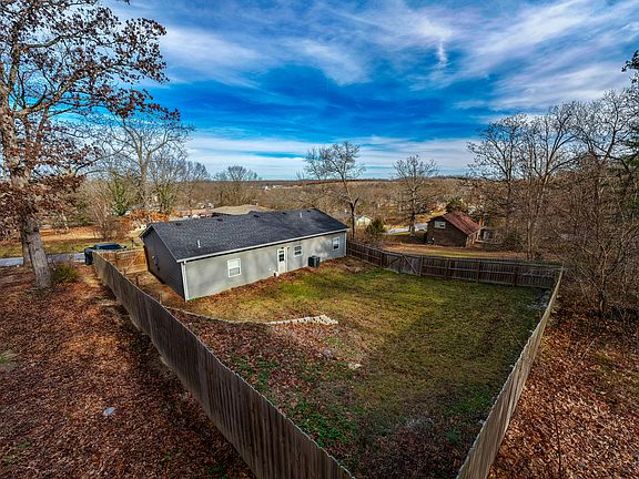 4th image of 1907 Lakeview Drive