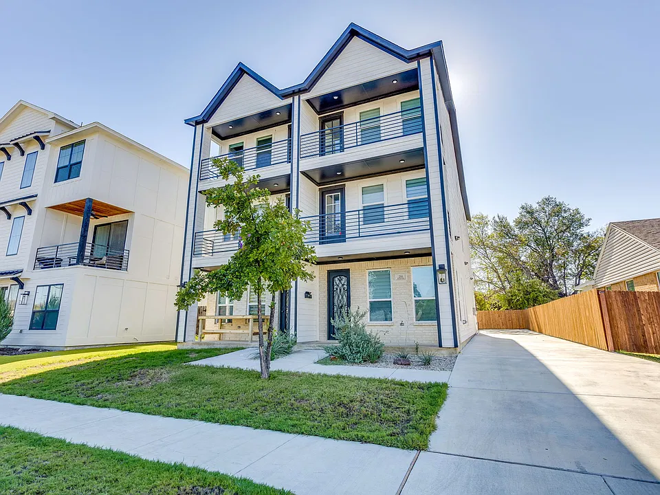 2311 Benbrook Dr