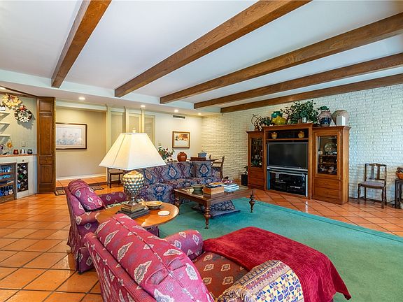 5th image of 1821 Clare Dr