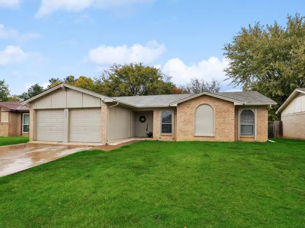237 Volunteer Dr, Arlington, TX 76014