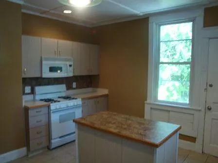 410 Ada St photo 1