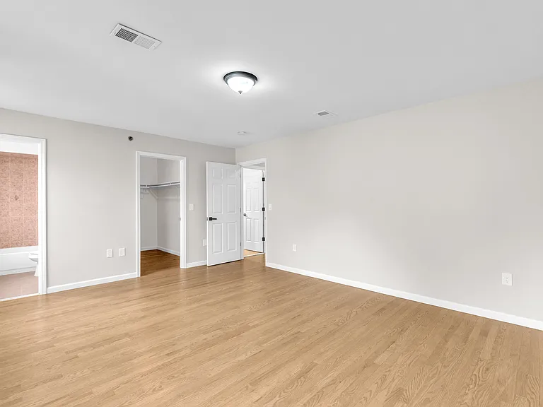 15-17 Wharton St #3 — Photo 10