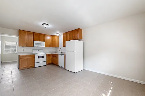 641 Adams St #1 Photo 1