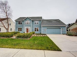 W70N411 Foxpointe Ave, Cedarburg, WI 53012