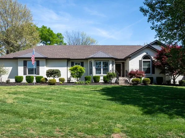 1051 Westbrook Dr, Gallatin, TN 37066