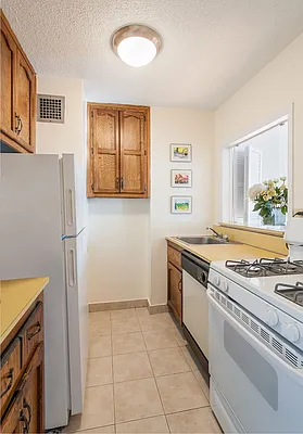 Rented by UbiQ NY | media 17