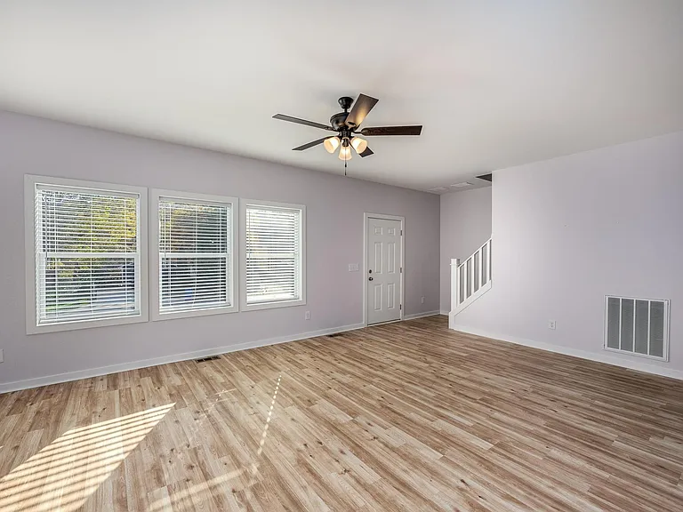 7039 Executive Cir — Photo 13