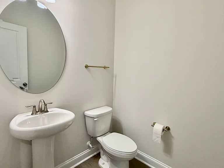 11212 Glasden Rd — Photo 9