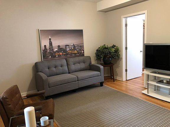 3rd image of 4817-19 N Christiana Ave #1E
