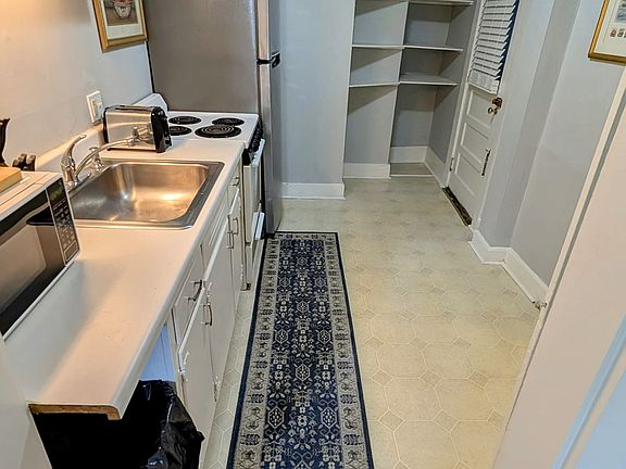 5th image of 32 Market St #1