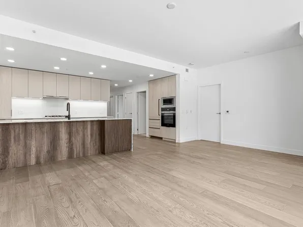 3590 W 39th Ave #204, Vancouver, BC V6N 4K8