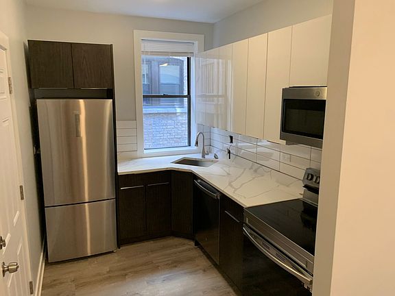 3rd image of 3633 W Dickens Ave #1A