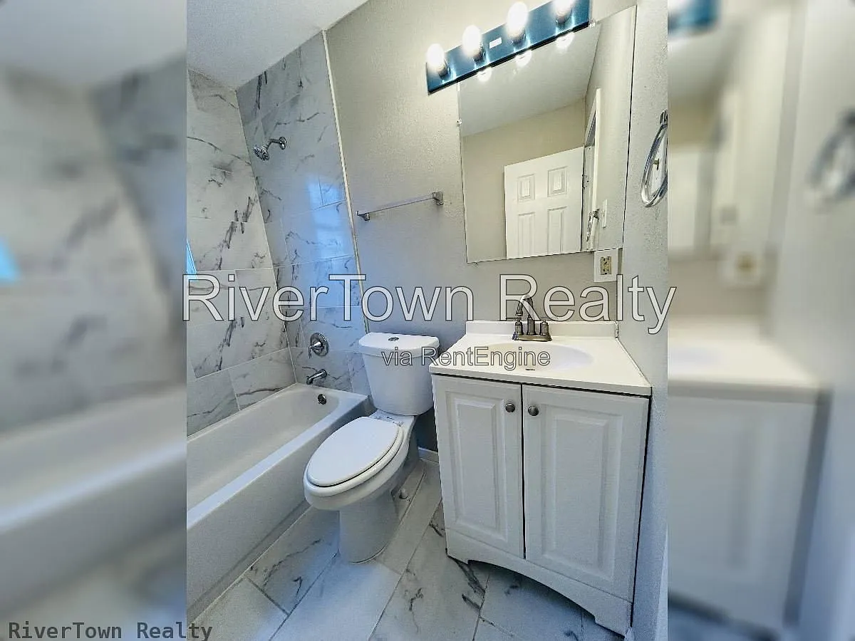 2 bed, 1.0 bath, 700 sqft, $845 — Photo 2
