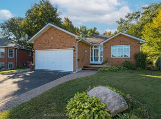 28 Charles St, Penetanguishene, ON L9M 2G6