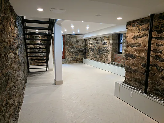 Rented by Brandon Sassouni, LREB | media 20