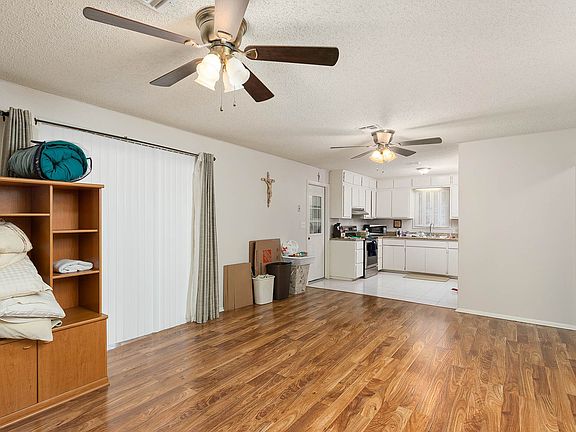 4th image of 207 S 27th St