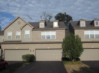 2835 Cobblestone Dr, Crystal Lake, IL 60012