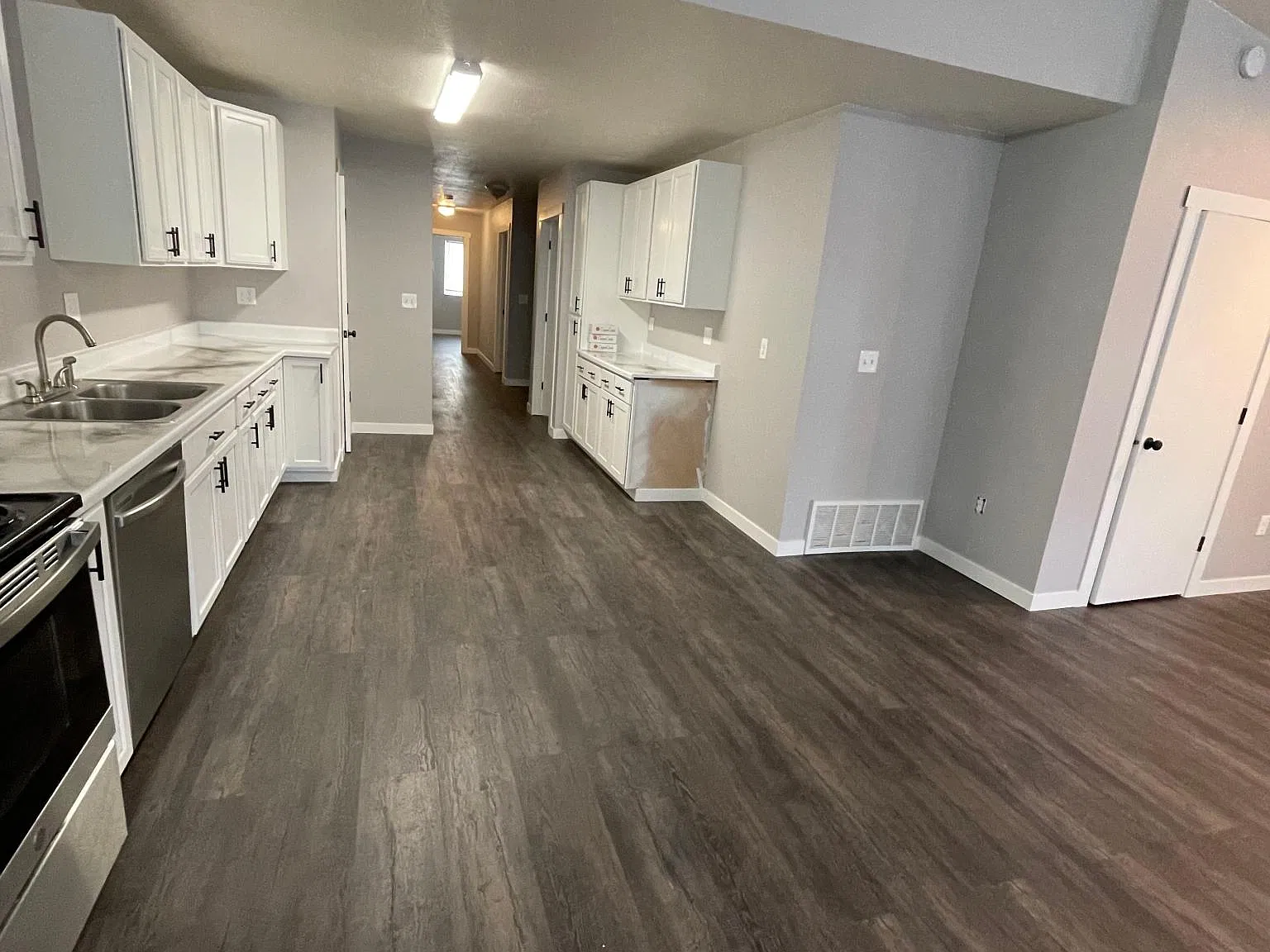 3 bed, 1600 sqft, $1,999 — Photo 3