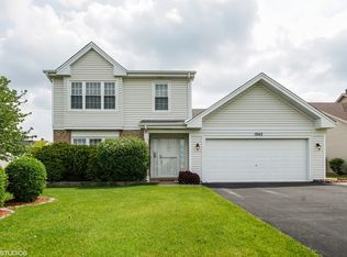 1042 Longford Rd, Bartlett, IL 60103