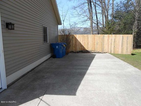 4th image of 15147 Steves Dr