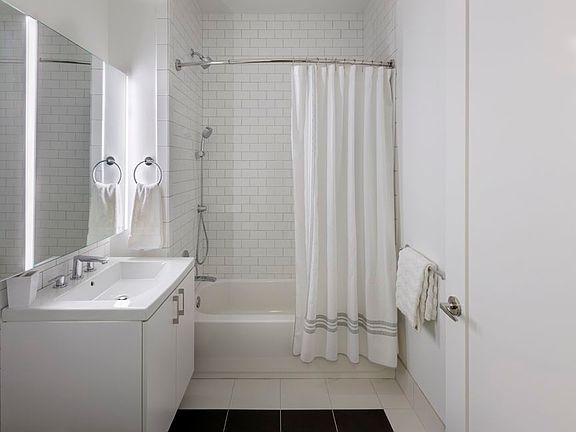 5th image of 70 Pine St APT 1525