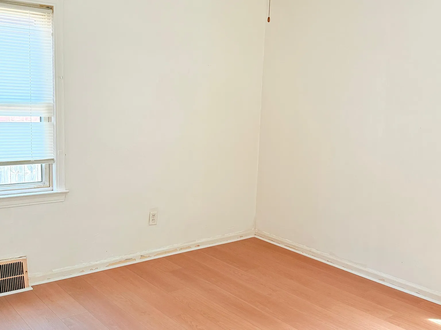 2 bed, 1966 sqft, $1,150 — Photo 3