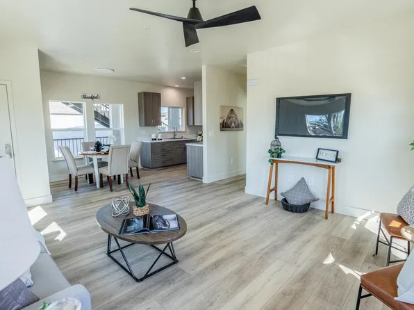 649 Stewart St #201, Manteca, CA 95336