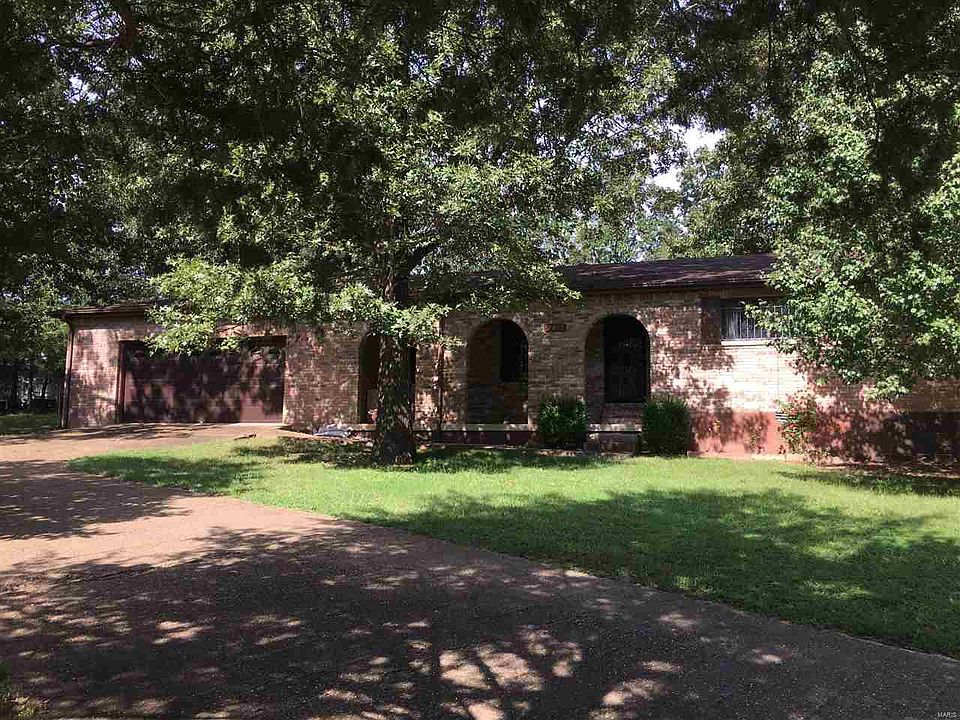 1st image of 2621 Fox Dr