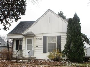 609 2nd Ave SW, Wells, MN 56097