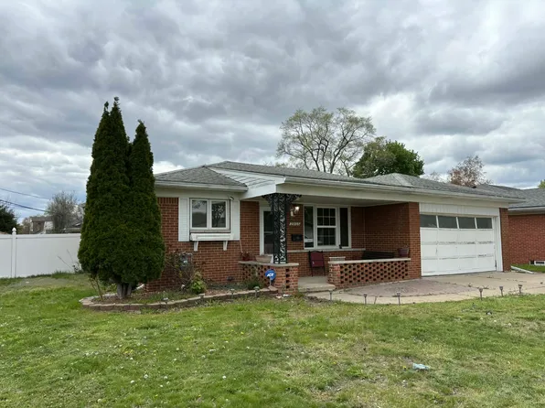 29105 Palomino Dr, Warren, MI 48093