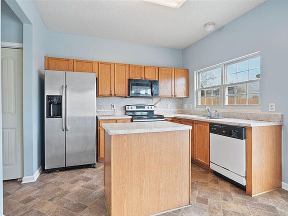 4th image of 2913 Hayling Dr