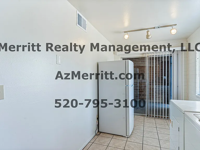 1598 N Fremont Ave #2 — Photo 11