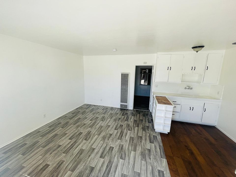 1st image of 442 E Lincoln St #442