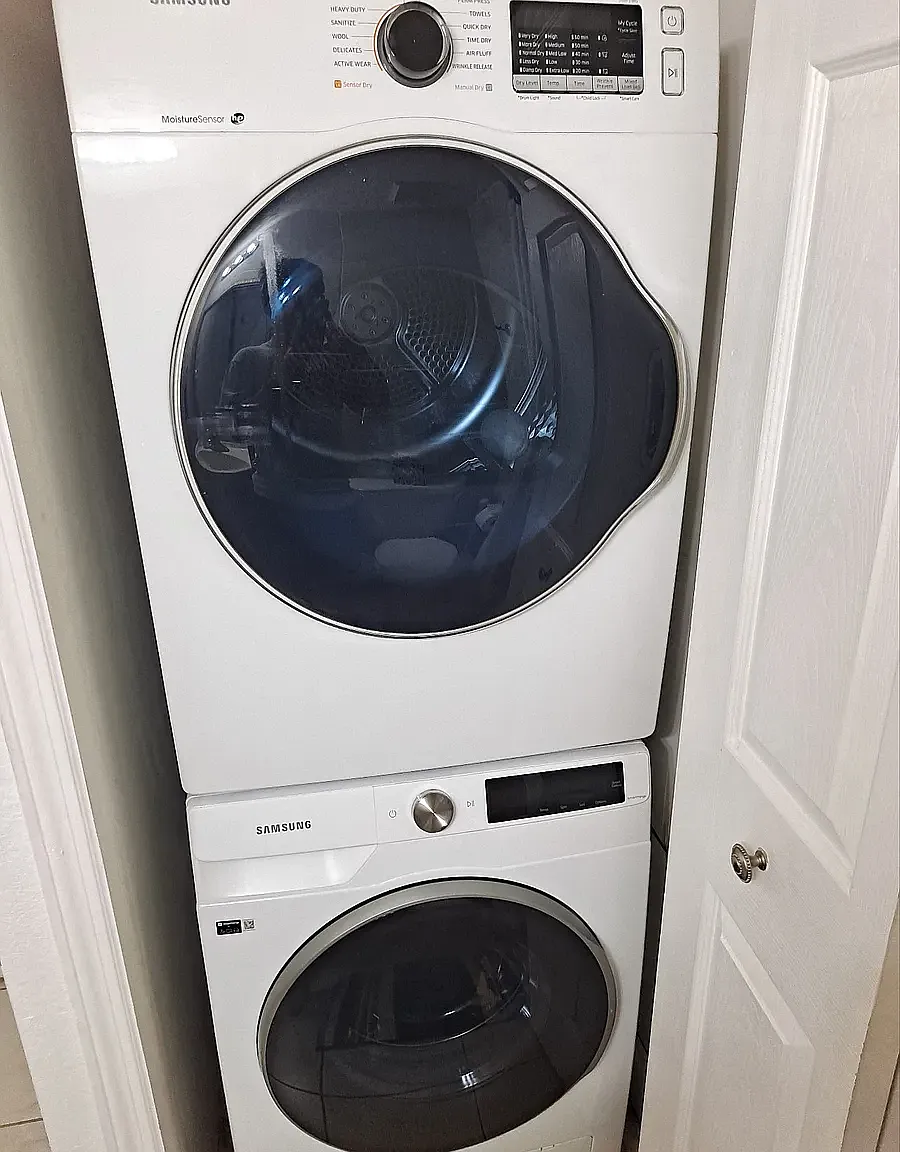 2 bed, 1231 sqft, $2,300 — Photo 4