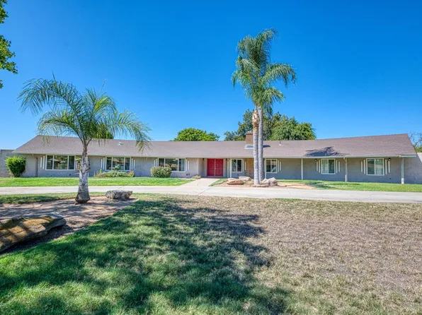 10763 E Ashlan Ave, Sanger, CA 93657