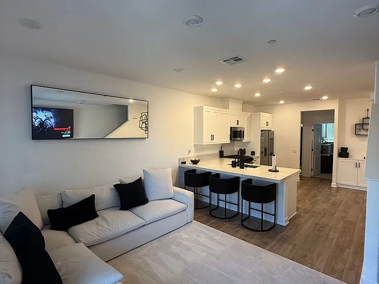 2105 Senita Dr — Photo 4