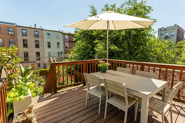 Rented by Compass | media 53