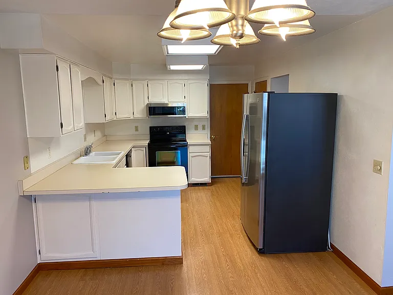 6102 S Everett St — Photo 2