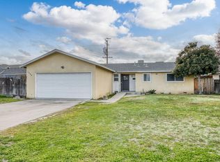 1044 Oxford Ave, Clovis, CA 93612