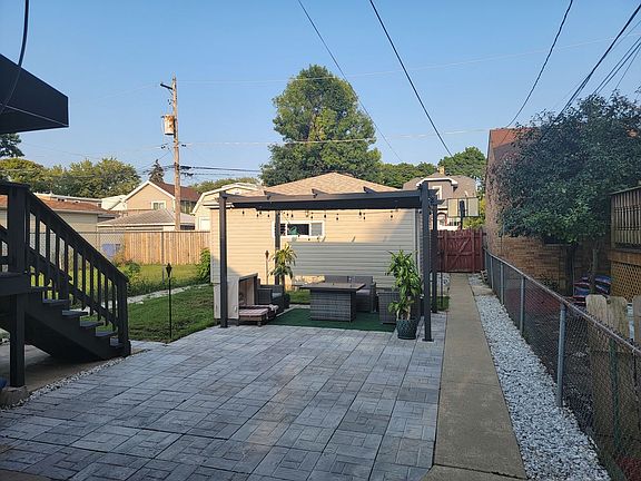 3rd image of 3629 N Olcott Ave