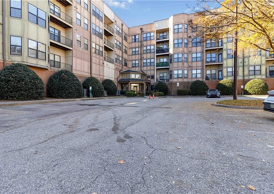 1st image of 898 Oak St SW Unit 1412