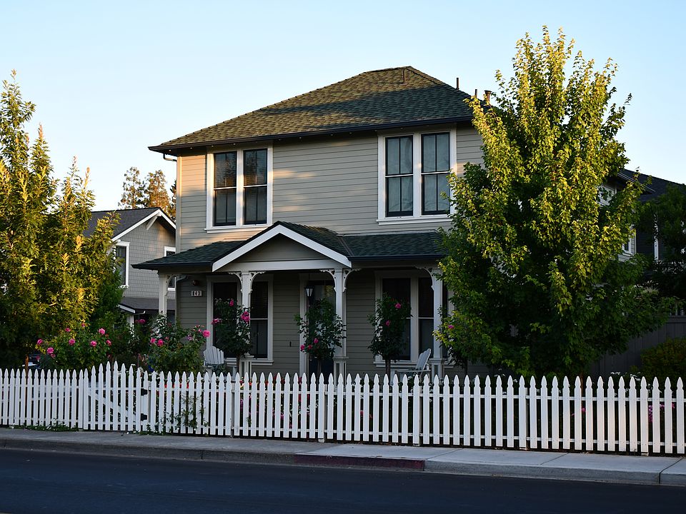1st image of 843 W Spain St