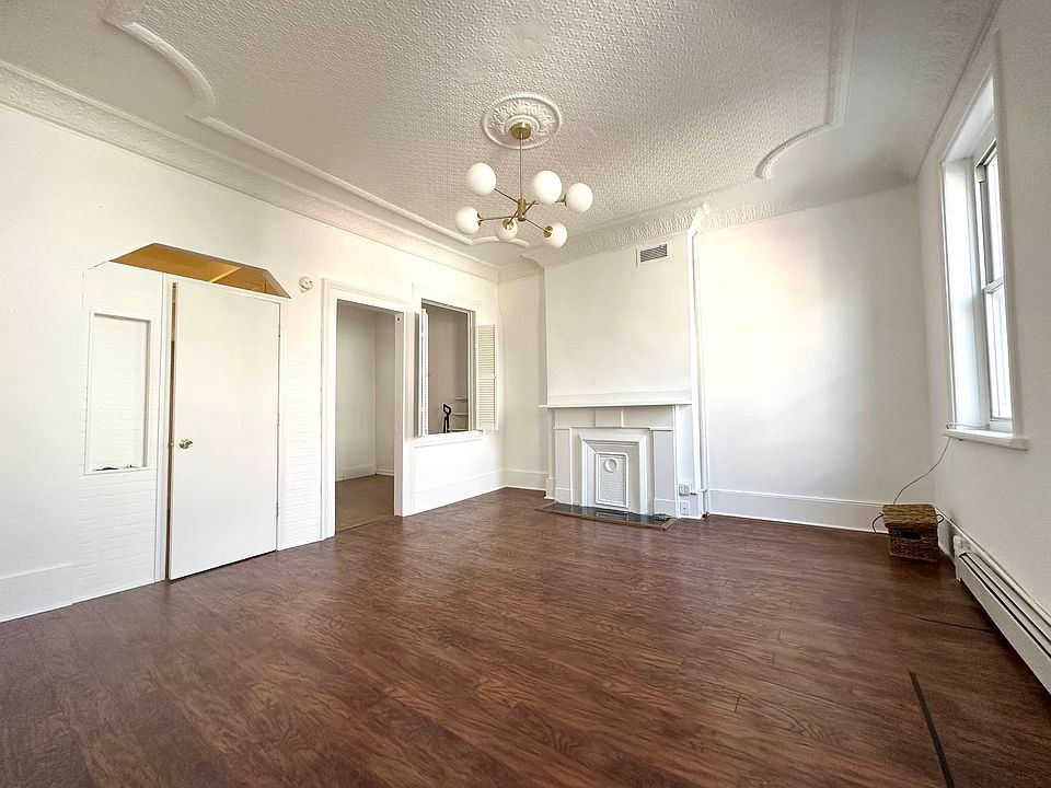 1st image of 121 Wythe Ave #2F
