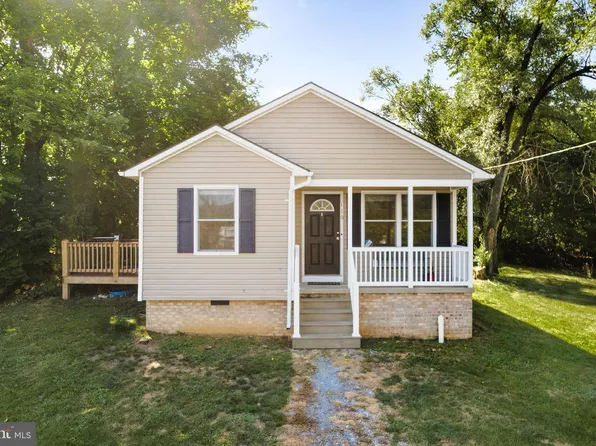 110 Warren Ave, Shenandoah, VA 22849