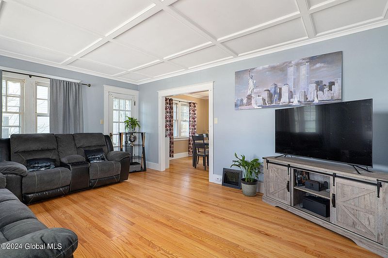 4th image of 40 Center Street