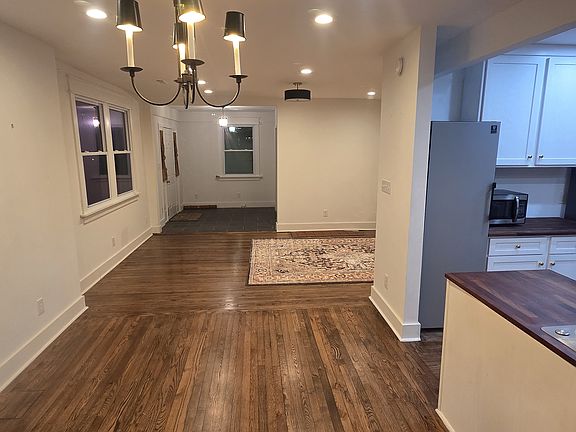 4th image of 430 Valley Rd