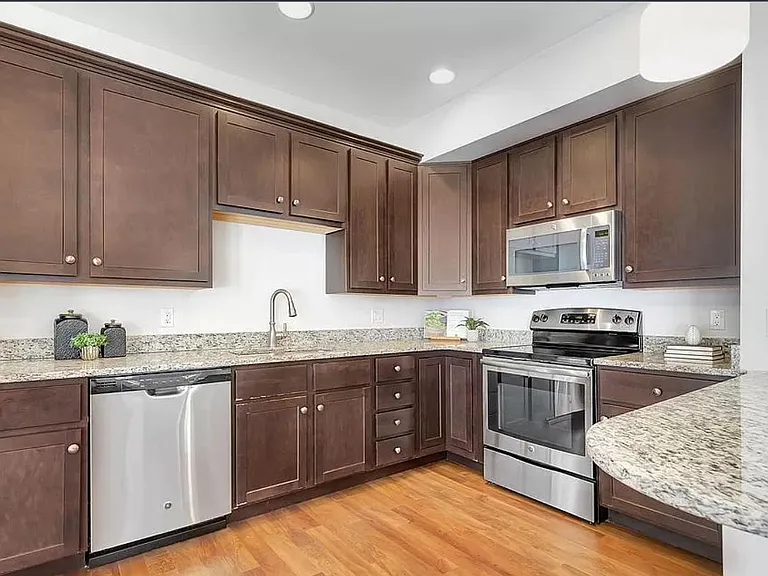 205 E Rochelle St — Photo 8