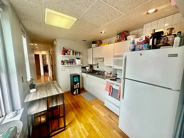 19 Margaret St #4 — Photo 11