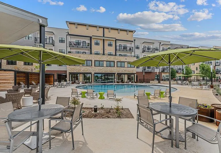 Hudson Oaks Apartments in College Station