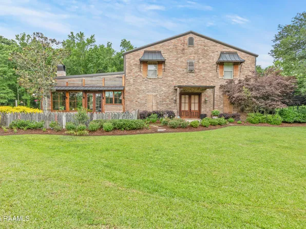 5121 NW Evangeline Thwy, Carencro, LA 70520